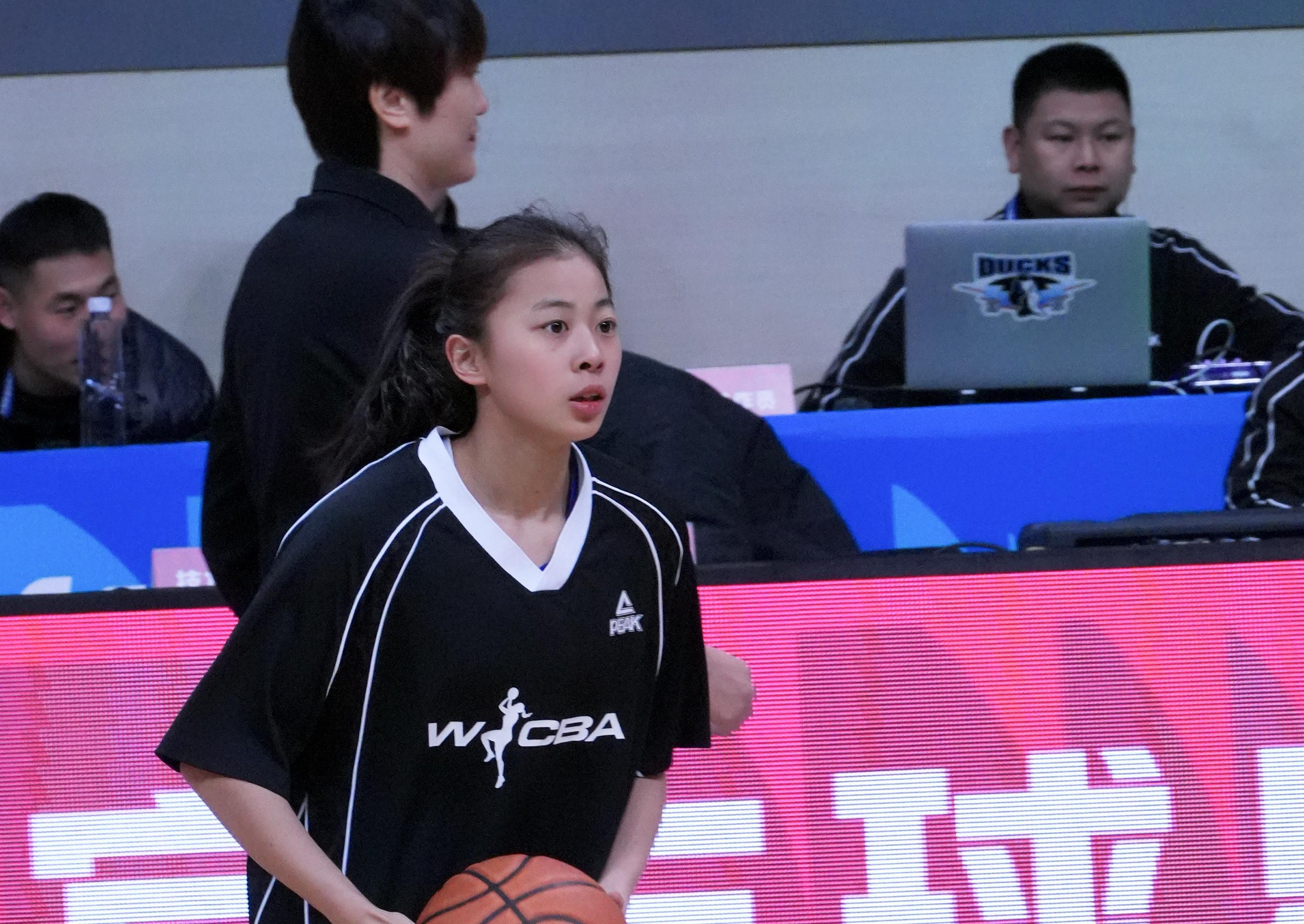 开云体育下载-轰29+5+9！中国女篮20岁后卫新星崛起：宫鲁鸣再栽培她？